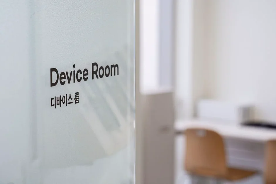 테스트도 하고 신상 폰도 구경하고~ 여기어때 디바이스룸