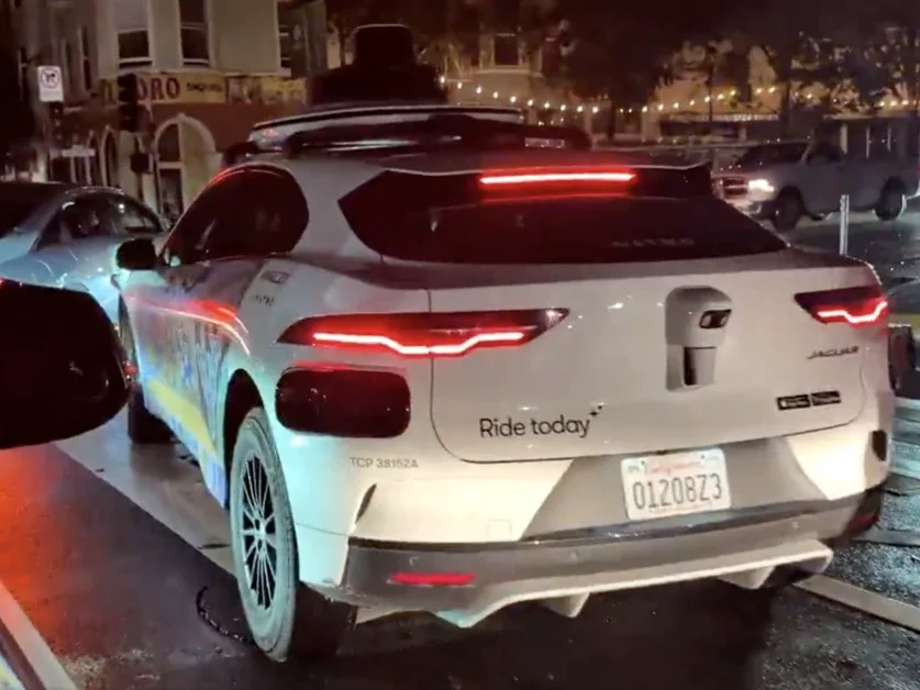 Waymo halts service during S.F. blackout after causing traffic jams