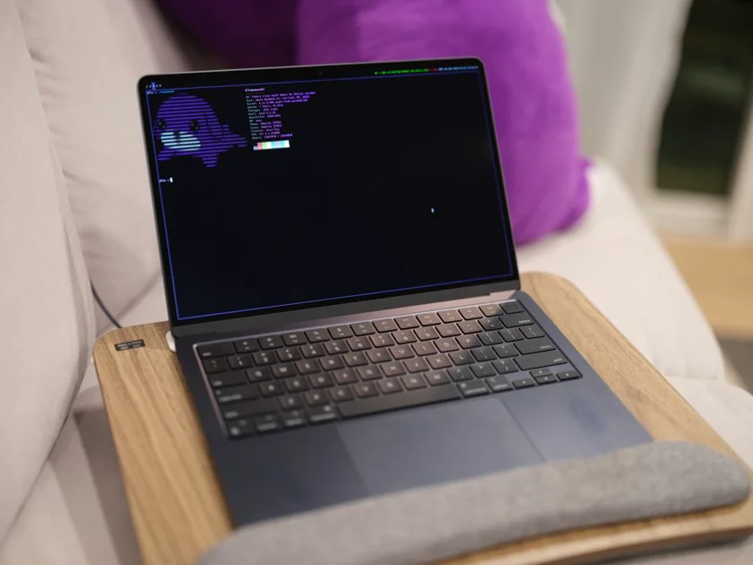 Asahi Linux with Sway on the MacBook Air M2