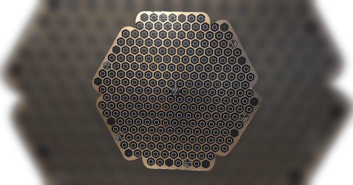 An open-source 240-antenna array to bounce signals off the Moon