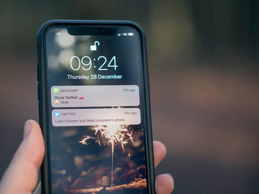 Apple fixes bug that cops used to extract deleted chat messages from iPhones