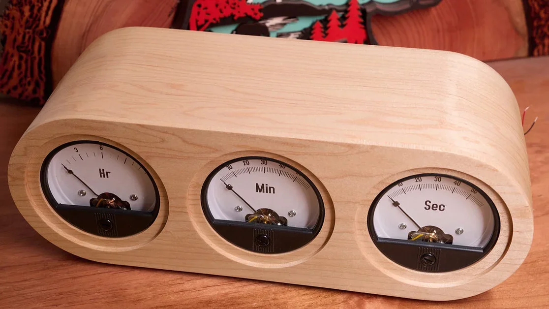 A nicer voltmeter clock