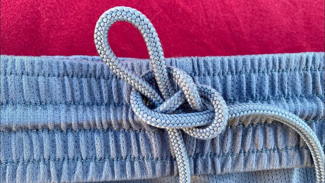 A better way to tie your gym shorts. (Or any drawstring) [video]