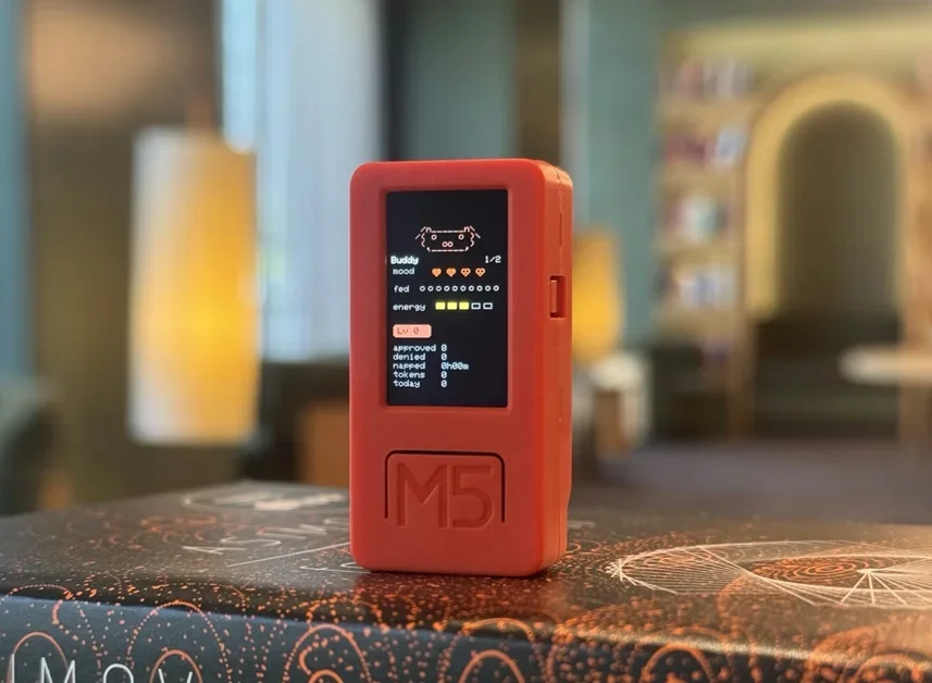 [Claude Desktop Buddy] Bring Claude into the physical world with maker hardware
